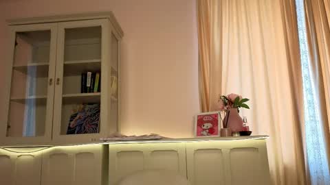 Alisia online show from March 26, 7:14 am