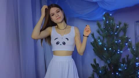 Snapshot of alisia_spinnet chatting on December 24, 7:28 am Alisia online show from December 24, 7:28 am
