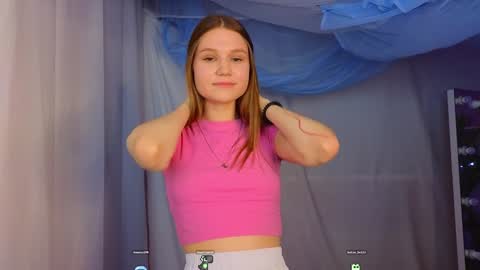 Snapshot of alisia_spinnet chatting on January 9, 7:31 am Alisia online show from January 9, 7:31 am