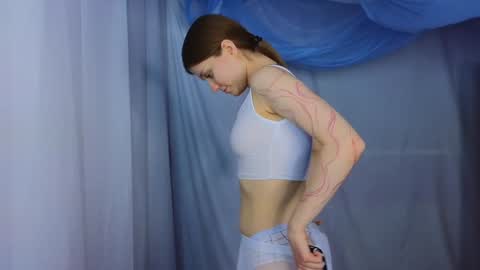 Snapshot of alisia_spinnet chatting on January 10, 12:58 pm Alisia online show from January 10, 12:58 pm