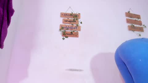 Alisia online show from May 17, 7:28 am