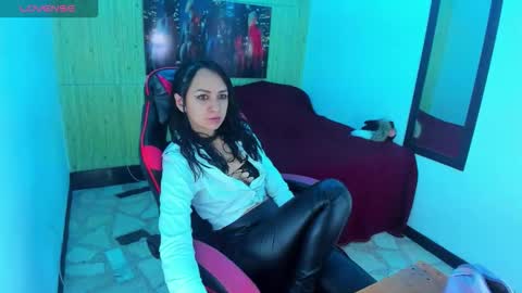 ALISON MOON online show from October 4, 12:03 pm