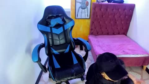 ALISON MOON online show from October 20, 11:21 am