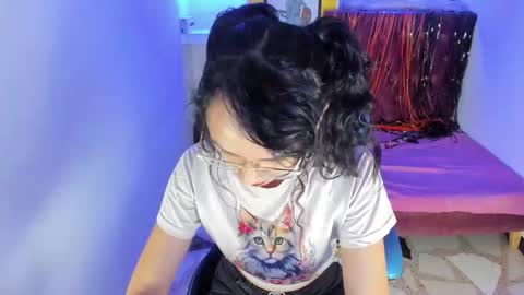 ALISON MOON online show from October 27, 1:48 pm