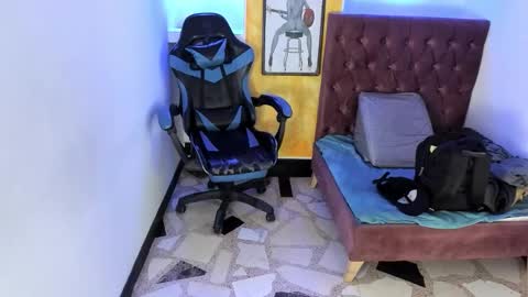 ALISON MOON online show from November 28, 11:46 am