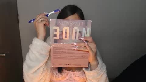 Snapshot of alison_squirts chatting on January 10, 7:04 pm alison_squirts online show from January 10, 7:04 pm