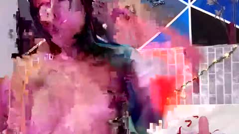 Snapshot of alison_y_mike_14 chatting on January 16, 5:21 am alison_y_mike_14 online show from January 16, 5:21 am