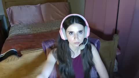 Snapshot of alisonfieldsxo chatting on February 15, 12:07 am Alison Fields online show from February 15, 12:07 am