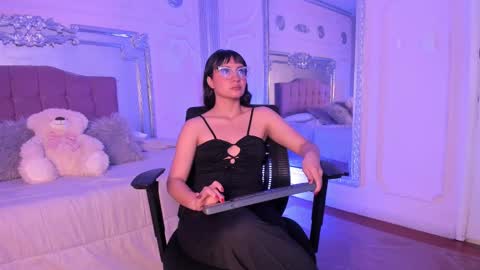 Alison Fishert online show from December 6, 11:54 am