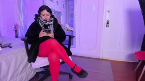 Alison Fishert online show from December 30, 12:09 pm