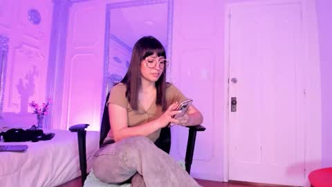 Snapshot of alisonfishert chatting on November 1, 4:31 pm Alison Fishert online show from November 1, 4:31 pm