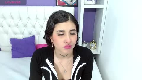 aliss_diiaz online show from January 3, 8:54 pm