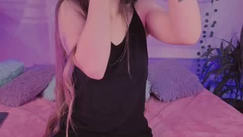 Snapshot of alissa_cute1 chatting on September 18, 9:28 pm Mia online show from September 18, 9:28 pm