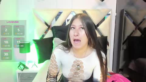 Snapshot of alissa_monroe_ chatting on September 12, 11:10 am alissa_monroe_ online show from September 12, 11:10 am