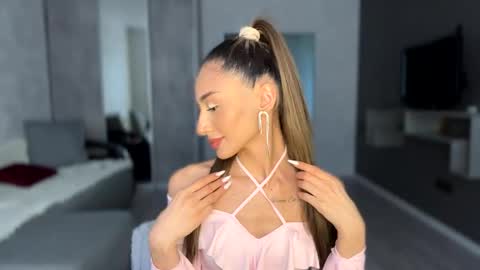 Alissa online show from May 17, 1:51 pm
