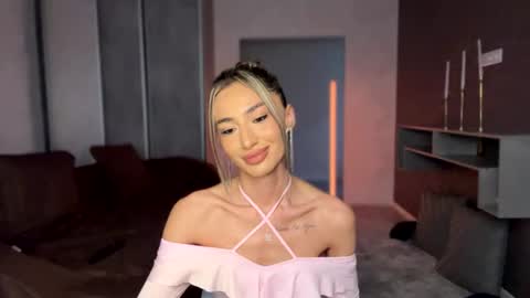 Alissa online show from June 24, 3:44 pm