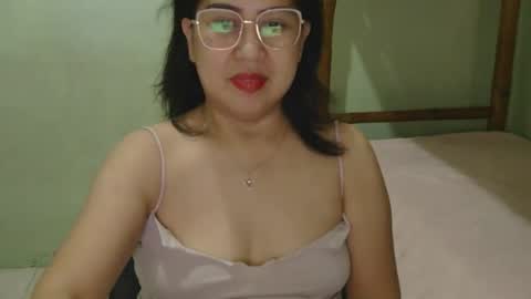 alissalove18 online show from April 25, 3:09 am