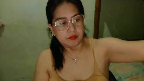 Snapshot of alissalove18 chatting on June 17, 4:37 am alissalove18 online show from June 17, 4:37 am