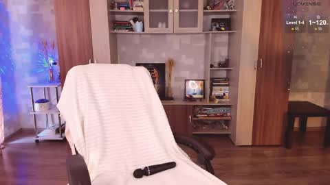 alissdaisyy online show from May 18, 9:15 am