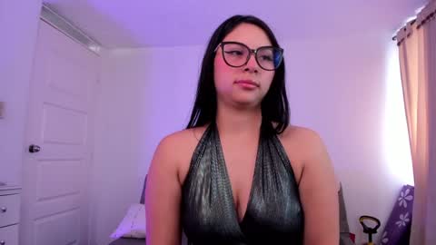 Snapshot of alissia_viera chatting on February 1, 4:22 pm iraide online show from February 1, 4:22 pm