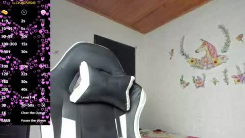 Snapshot of alisson_hoffman05 chatting on June 27, 4:23 pm Alisson hoffman05 online show from June 27, 4:23 pm