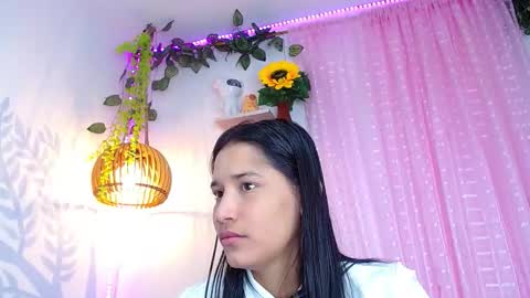 Snapshot of alisson_wiley chatting on April 18, 10:30 am alisson online show from April 18, 10:30 am