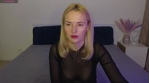 Snapshot of alisssarose chatting on December 27, 9:43 pm alisssarose online show from December 27, 9:43 pm