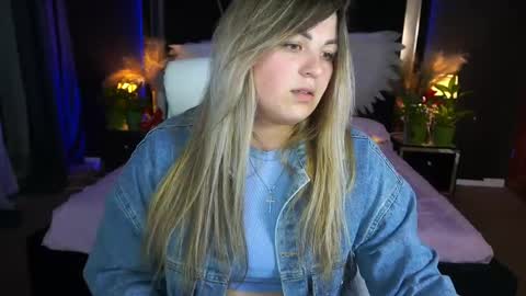 alissyagrayy online show from May 14, 6:58 pm