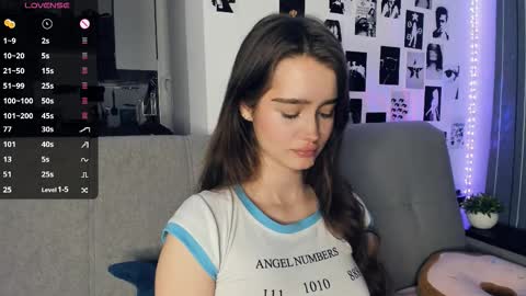 Alivia online show from December 3, 9:29 am