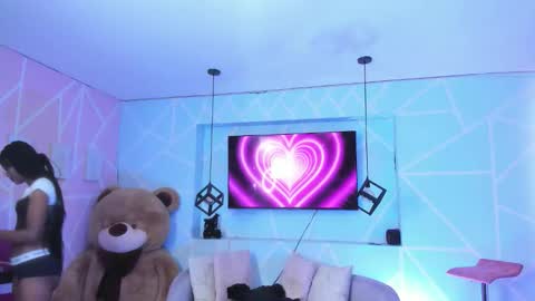 alix noa online show from February 7, 7:39 pm