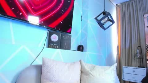 alix noa online show from February 10, 8:24 pm