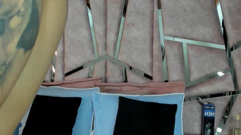 alix online show from October 18, 9:37 pm