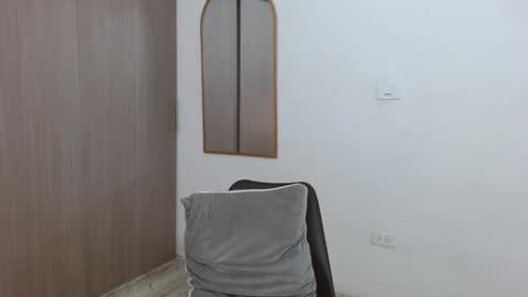 alix online show from March 6, 10:39 pm