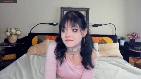 Snapshot of alixypunter chatting on June 17, 12:18 pm Emily online show from June 17, 12:18 pm
