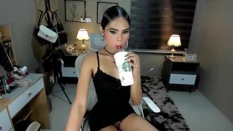 Snapshot of aliyah_bucks chatting on February 12, 11:18 am hello your lovely ALIYAH online show from February 12, 11:18 am