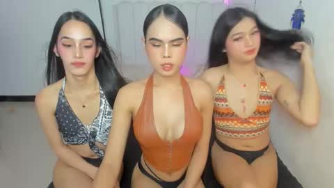 Snapshot of aliyah_bucks chatting on October 5, 5:39 am hello your lovely ALIYAH online show from October 5, 5:39 am