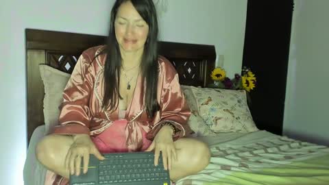 Andrea..... online show from February 7, 12:42 am