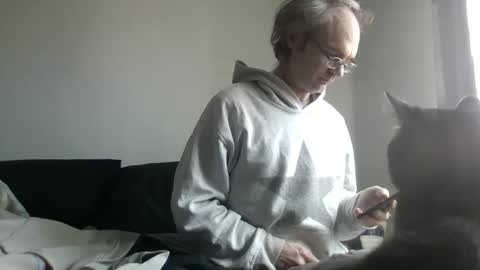 J online show from March 28, 6:18 pm