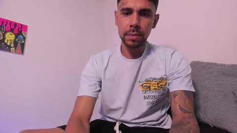 Snapshot of allanbarreto chatting on December 22, 1:35 am Allan online show from December 22, 1:35 am