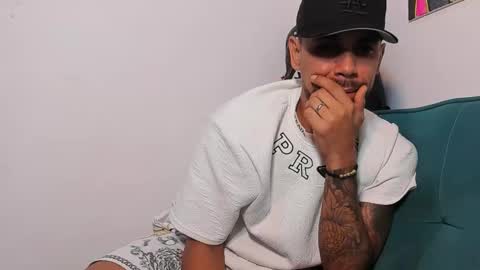 Snapshot of allanbarreto chatting on January 14, 4:23 pm Allan online show from January 14, 4:23 pm