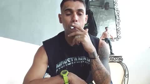 Snapshot of allanbarreto chatting on February 1, 8:29 pm Allan online show from February 1, 8:29 pm