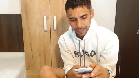 Snapshot of allanbarreto chatting on February 8, 7:23 am Allan online show from February 8, 7:23 am