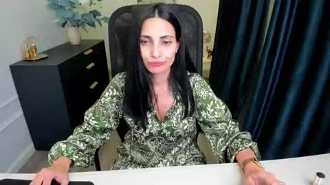 Snapshot of allayerty chatting on October 10, 11:48 pm allayerty online show from October 10, 11:48 pm