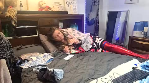 Snapshot of allbuttplaywelcome69 chatting on December 8, 7:58 am Stormy Day online show from December 8, 7:58 am