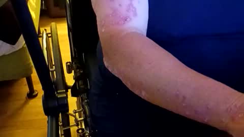 Snapshot of allbuttplaywelcome69 chatting on October 22, 11:54 am Stormy Day online show from October 22, 11:54 am