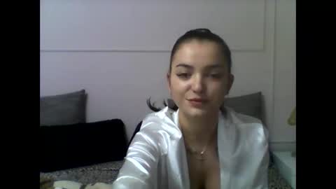 Snapshot of alle_babyx chatting on February 16, 2:46 pm Alesia online show from February 16, 2:46 pm