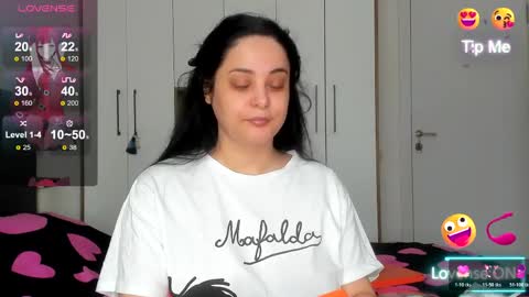 allees online show from May 13, 8:55 am