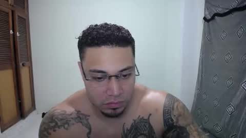 Snapshot of allen_ferrer10 chatting on January 11, 9:47 am allen_ferrer10 online show from January 11, 9:47 am