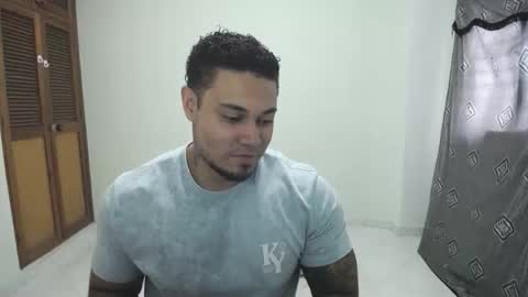 Snapshot of allen_ferrer10 chatting on January 18, 4:00 pm allen_ferrer10 online show from January 18, 4:00 pm