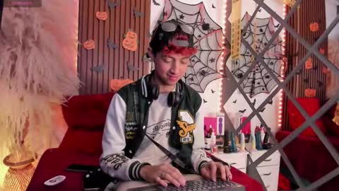 Snapshot of allen_starck chatting on October 15, 2:11 am Allen online show from October 15, 2:11 am